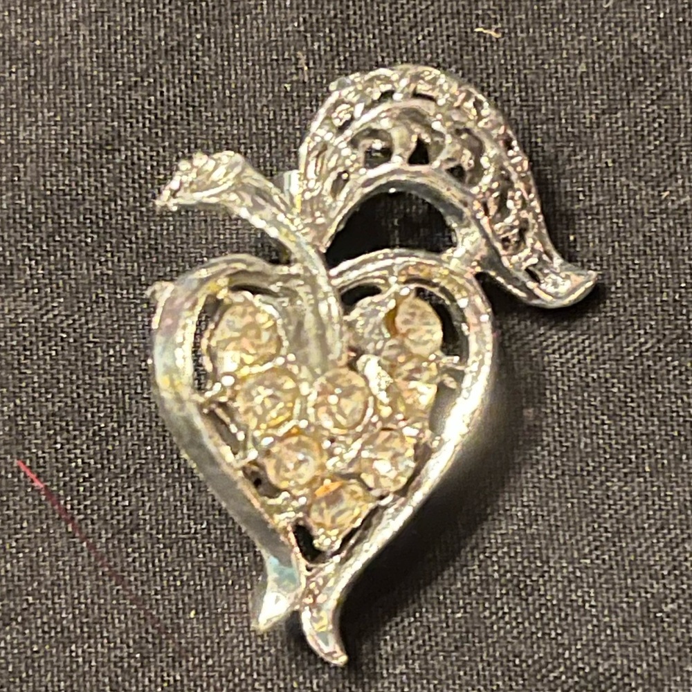 Vintage Silver tone open heart brooch with rhinestones
